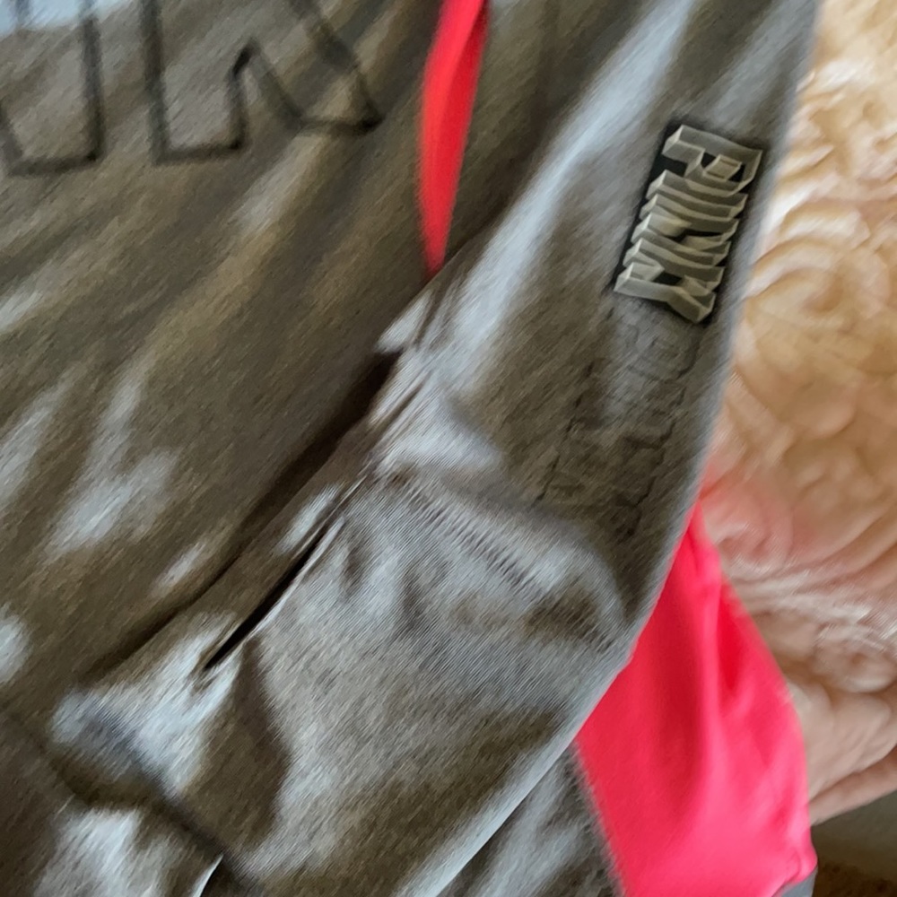 Victoria secret Pink pullover workout top sweater - Picture 4 of 8